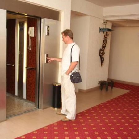 Hotel Splendid วากาดูกู ภายนอก รูปภาพ