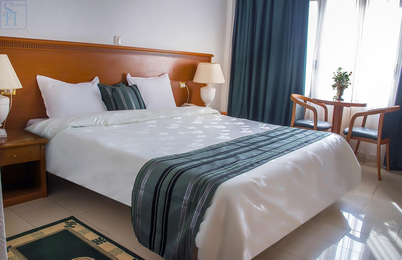 Hotel Splendid วากาดูกู ภายนอก รูปภาพ
